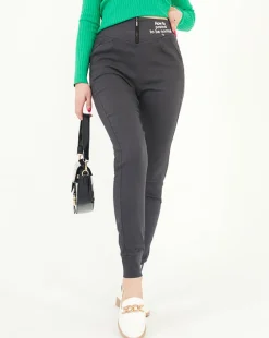 Royalfashion Ciemnoszare tregginsy damskie materiałowe z ozdobnymi napisami