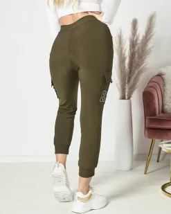 Royalfashion Ciemnozielone damskie spodnie typu bojówki z napisem