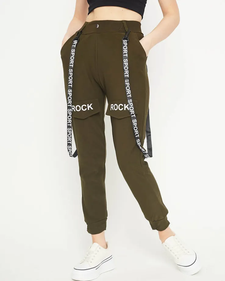 Royalfashion Ciemnozielone damskie materiałowe spodnie typu bojówki z szelkami