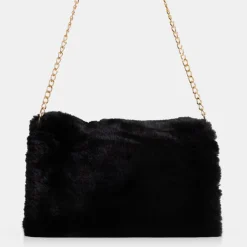 Royalfashion Czarna futrzana torebka na ramię