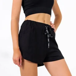 Royalfashion Czarne damskie krótkie spodenki z napisem