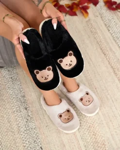 Royalfashion Czarne damskie futrzane kapcie z misiem Hettres