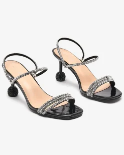 Royalfashion Czarne lakierowane klapki na niskim obcasie Lakopi