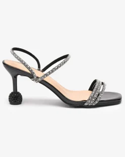 Royalfashion Czarne lakierowane klapki na niskim obcasie Lakopi