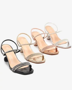 Royalfashion Czarne lakierowane klapki na niskim obcasie Lakopi