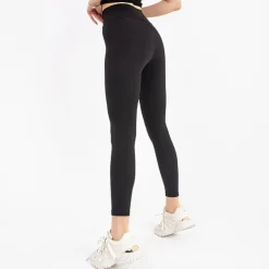 Royalfashion Czarne prążkowane damskie legginsy z wysokim stanem