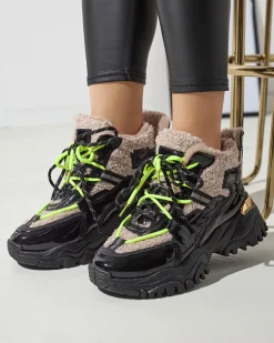 Royalfashion Czarne sportowe buty damskie z futerkiem i neonowymi żółtymi sznurówkami Adbo