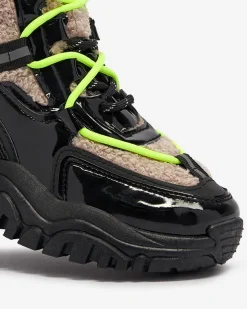 Royalfashion Czarne sportowe buty damskie z futerkiem i neonowymi żółtymi sznurówkami Adbo