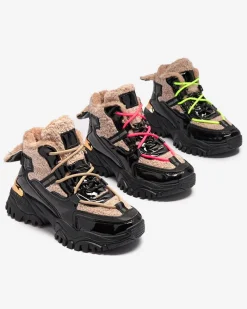 Royalfashion Czarne sportowe buty damskie z futerkiem i neonowymi żółtymi sznurówkami Adbo