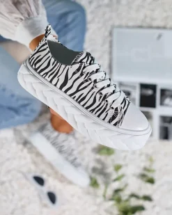 Royalfashion Czarno-białe damskie trampki na platformie Atredika