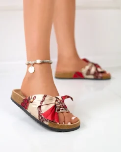 Royalfashion Czerwone damskie klapki z tkaninową wstążką Laneso