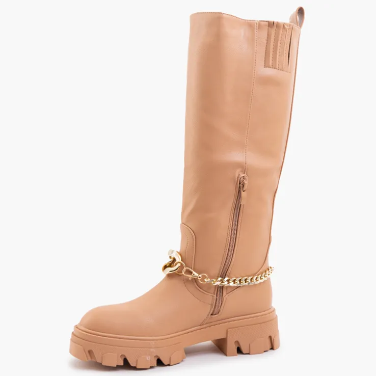 Royalfashion Damskie brązowe kozaki z łańcuszkiem Sudzi