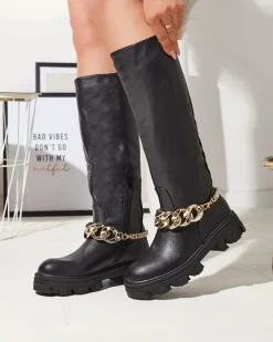 Royalfashion Damskie czarne kozaki z łańcuszkiem Sudzi