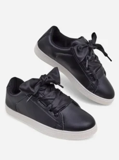 Royalfashion Damskie eko skórzane trampki z ozdobnymi sznurówkami Etti