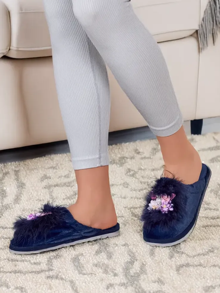 Royalfashion Damskie futrzane kapcie z kwiatami Ederra