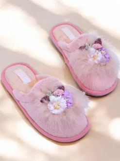 Royalfashion Damskie futrzane kapcie z kwiatami Ederra