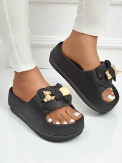 Royalfashion Damskie gumowe klapki z ozdobną kokardką Alday