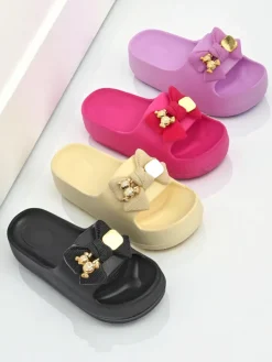 Royalfashion Damskie gumowe klapki z ozdobną kokardką Alday