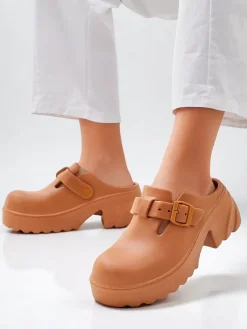 Royalfashion Damskie gumowe klapki na obcasie Voxones