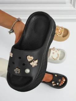 Royalfashion Damskie gumowe klapki z ozdobami Slash Glam