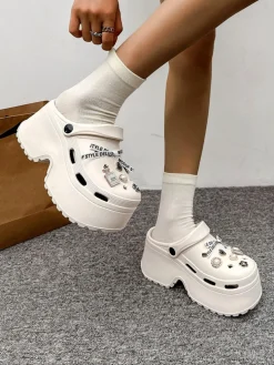 Royalfashion Damskie gumowe klapki z ozdobami Dellos