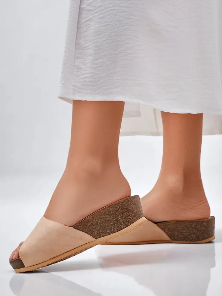 Royalfashion Damskie klapki na niskim koturnie Maderas