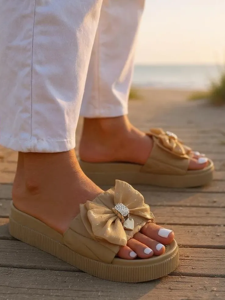 Royalfashion Damskie klapki na platformie z kokardką Sento Pace