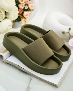 Royalfashion Damskie klapki Colelle