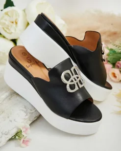 Royalfashion Damskie klapki na koturnie Sailme