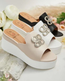 Royalfashion Damskie klapki na koturnie Sailme