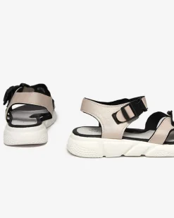 Royalfashion Dziecięce błyszczące sandały w kolorze beżowym Leepe