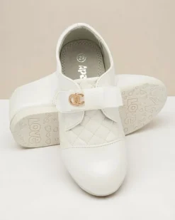 Royalfashion Dziewczęce białe pikowane półbuty z eko skóry Mawert