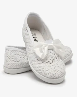 Royalfashion Dziewczęce białe tenisówki slip on z kokardką Sweet Time