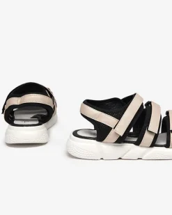 Royalfashion Dziewczęce sandałki zapinane na rzepy w kolorze beżowym Mumin