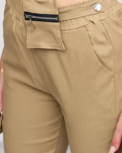 Royalfashion Jasnobrązowe damskie spodnie typu bojówki z odpinaną kieszenią