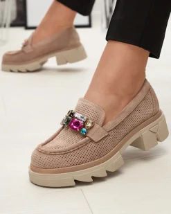 Royalfashion Jasnobrązowe ażurowe mokasyny damskie z ozdobą Bokkso