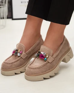 Royalfashion Jasnobrązowe ażurowe mokasyny damskie z ozdobą Bokkso