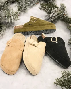 Royalfashion Kapcie damskie z kożuszkiem i klamrą Kajis