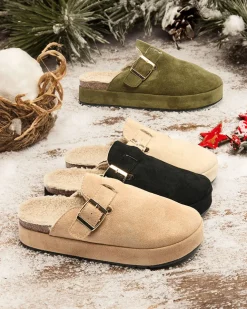 Royalfashion Kapcie damskie z kożuszkiem i klamrą Kajis