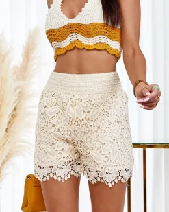 Royalfashion Koronkowe krótkie spodenki damskie w kolorze beżowym