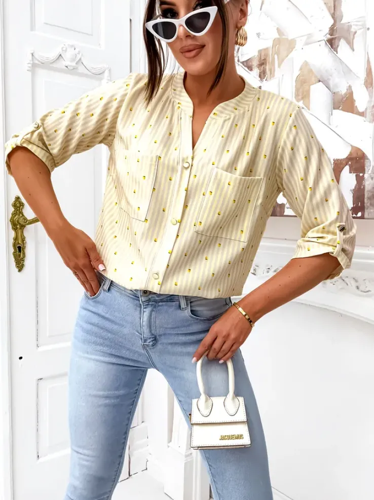 Royalfashion Koszula damska w paski i cytrynki z dekoltem w serek