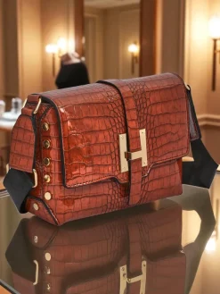 Royalfashion Lakierowana mała damska torebka z eko skóry Velia Crest