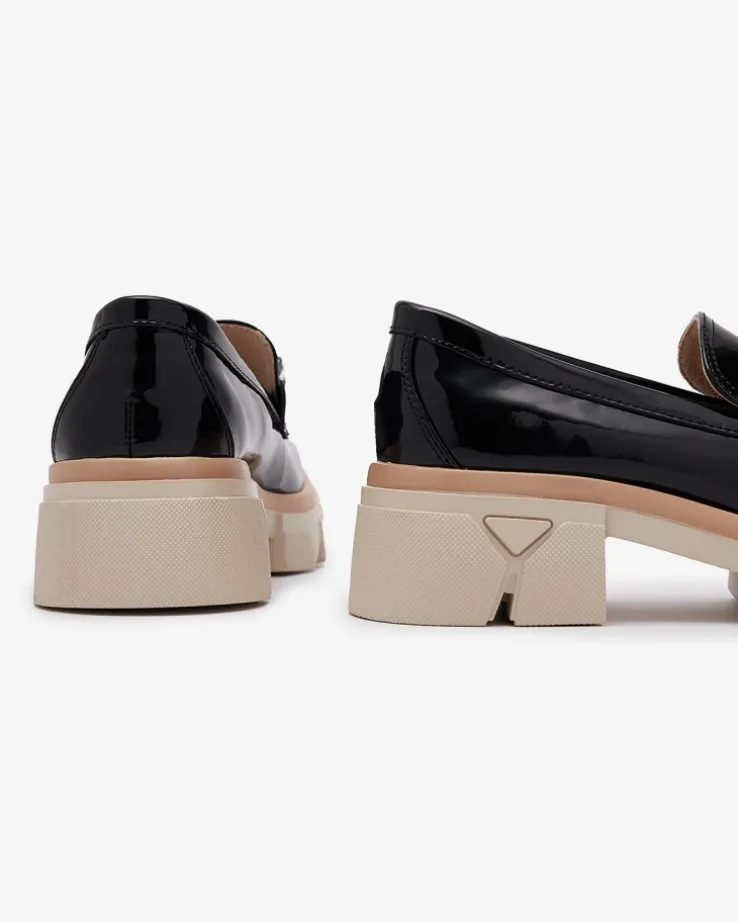 Royalfashion Lakierowane czarne mokasyny z kolorowymi kamyczkami Sarix