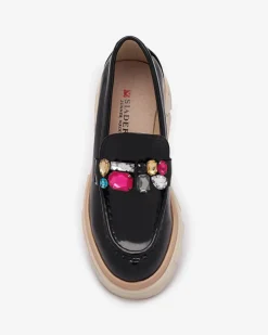 Royalfashion Lakierowane czarne mokasyny z kolorowymi kamyczkami Sarix