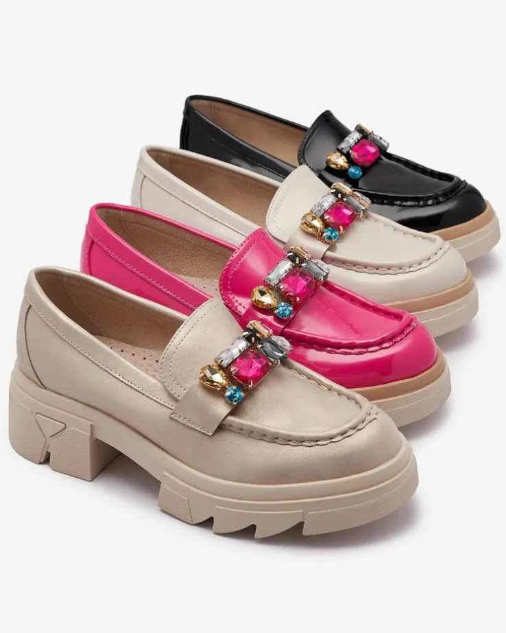 Royalfashion Lakierowane czarne mokasyny z kolorowymi kamyczkami Sarix