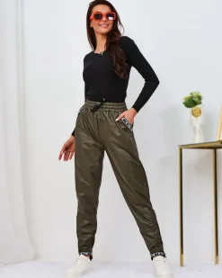 Royalfashion Luźne spodnie damskie eko skórzane w kolorze khaki