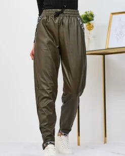 Royalfashion Luźne spodnie damskie eko skórzane w kolorze khaki