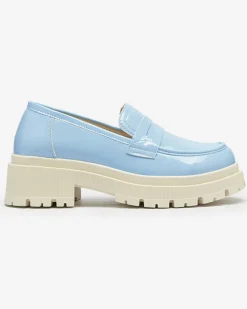 Royalfashion Niebieskie lakierowane mokasyny damskie Noppel