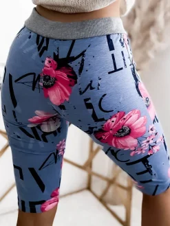 Royalfashion Niebiesko- różowe spodenki damskie 3/4 z printem