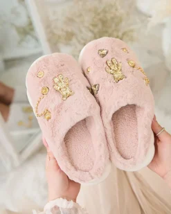 Royalfashion Różowe damskie futrzane kapcie z ozdobami Erserra